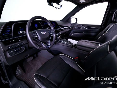 Used 2022 Cadillac Escalade Sport w/ Touring Package AWD/4WD image 12