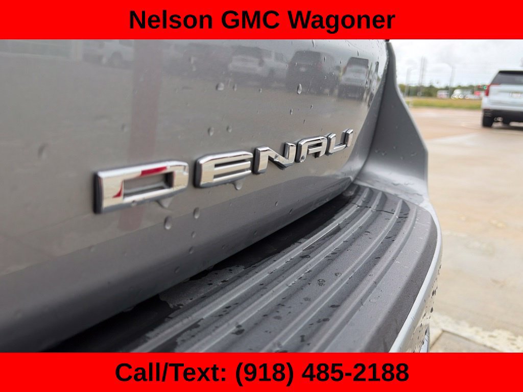 Used 2023 GMC Yukon Denali Ultimate AWD/4WD image 9
