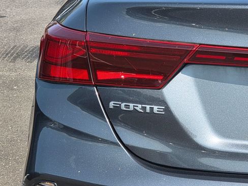 Used 2022 Kia Forte LXS FWD image 31