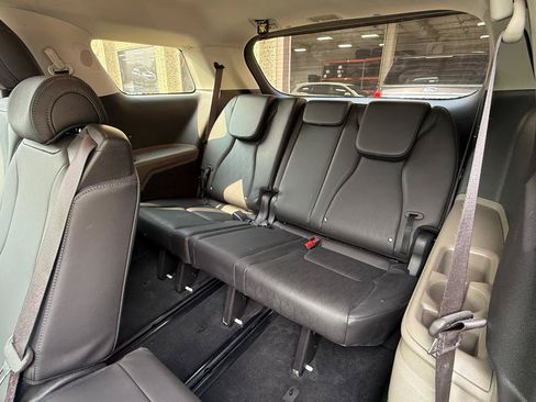 Used 2026 Kia Carnival FWD image 21