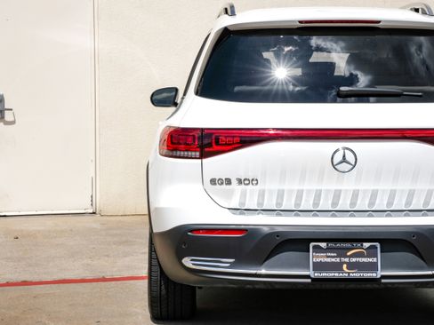 Used 2023 Mercedes-Benz EQB 300 4MATIC image 47