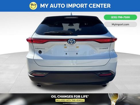 Used 2021 Toyota Venza LE image 6