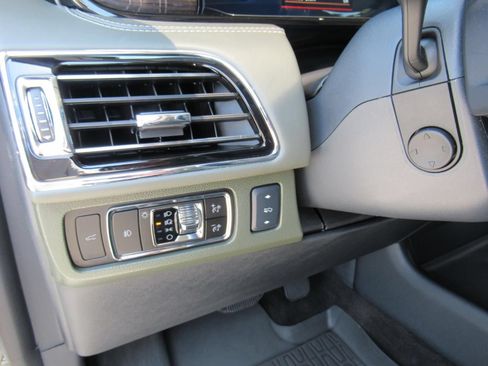 Used 2023 Lincoln Navigator L Black Label AWD/4WD image 18