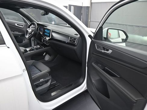Used 2026 Volkswagen Atlas Cross Sport SEL Premium R-Line AWD/4WD image 41