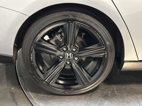Used 2025 Honda Accord Sport image 16
