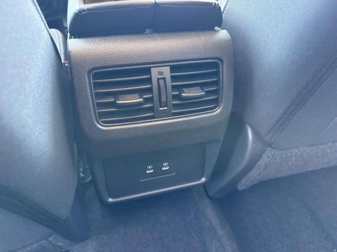 Used 2024 Nissan Rogue SV AWD/4WD image 12