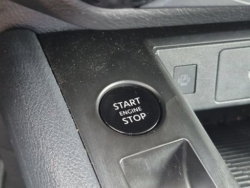 Used 2026 Nissan Kicks SV AWD/4WD image 16