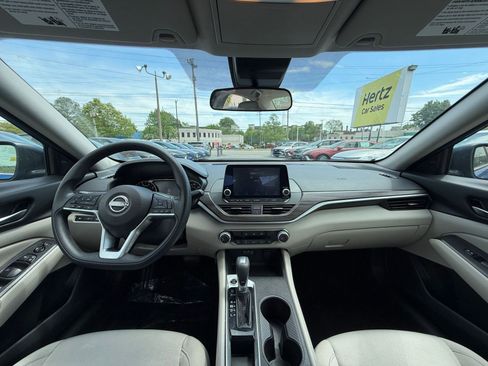 Used 2025 Nissan Altima 2.5 SV image 33