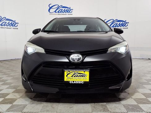 Used 2017 Toyota Corolla LE FWD image 3