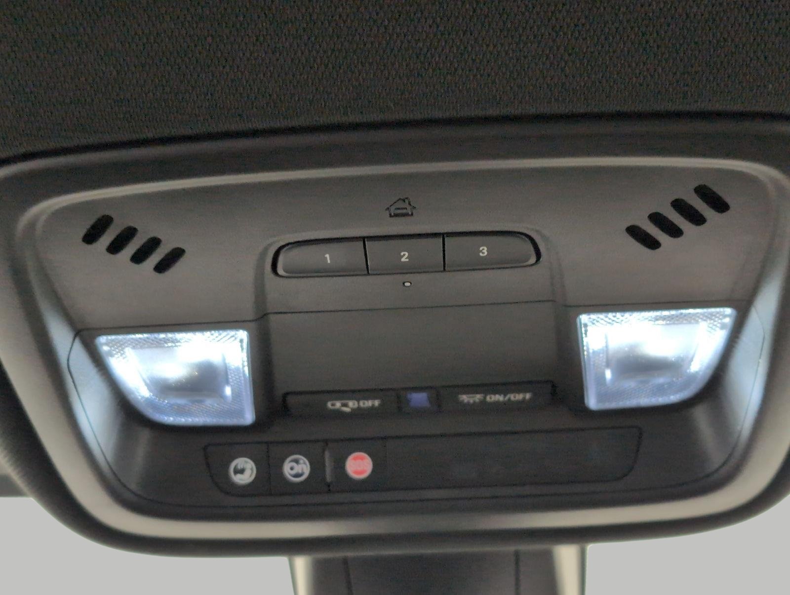 Used 2023 Chevrolet Traverse LT AWD/4WD image 19