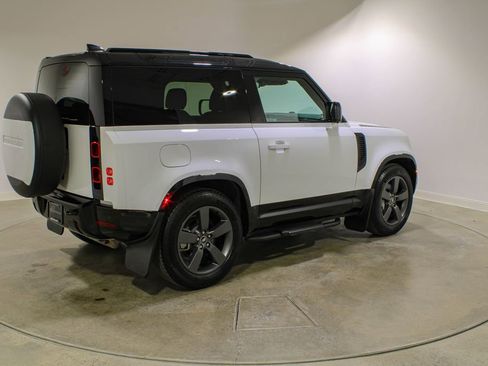 Used 2025 Land Rover Defender 90 X-Dynamic SE AWD/4WD image 5