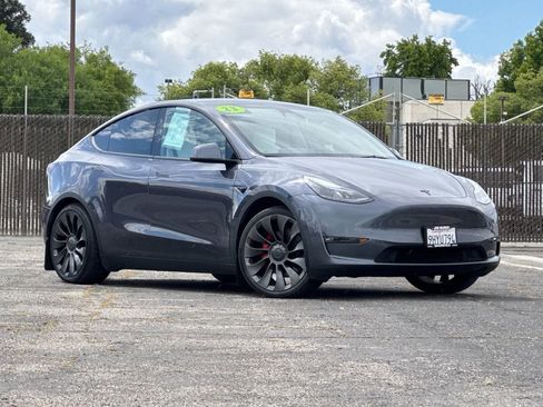 Used 2023 Tesla Model Y Performance AWD/4WD image 1