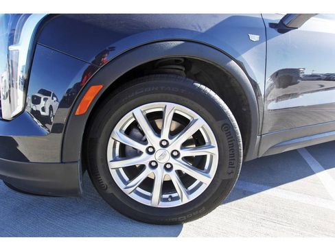 Used 2023 Cadillac XT4 Luxury image 30