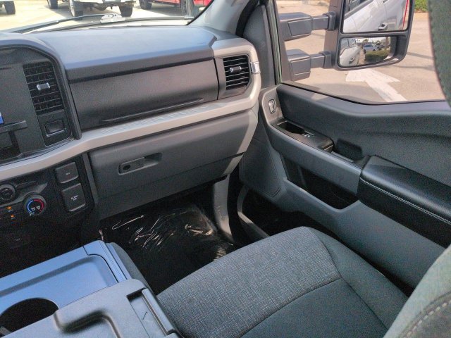 Certified 2024 Ford F350 XLT AWD/4WD image 17