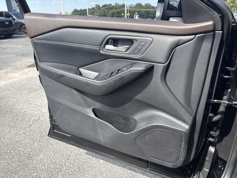 Used 2021 Nissan Rogue Platinum FWD image 15