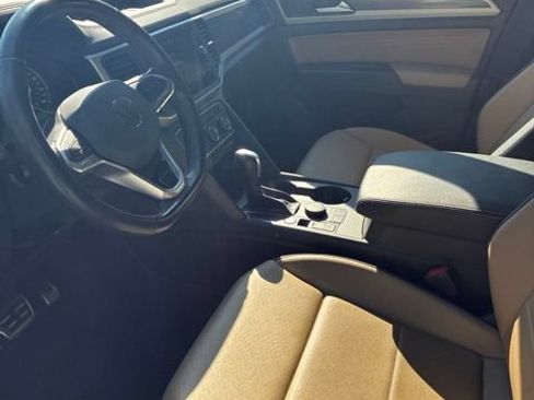 Used 2021 Volkswagen Atlas Cross Sport SE w/ Panoramic Sunroof Package AWD/4WD image 9