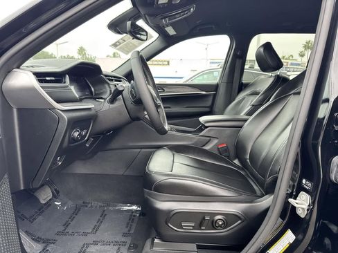 Used 2024 Jeep Grand Cherokee Limited image 22