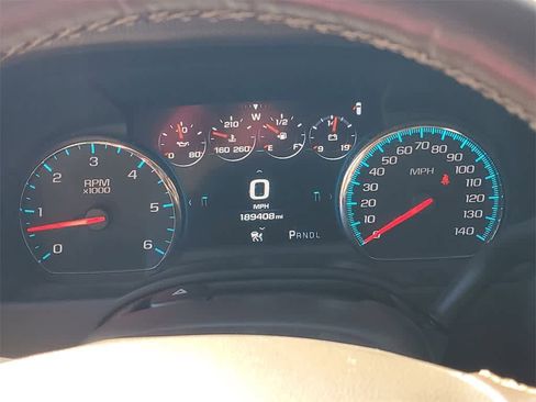 Used 2018 Chevrolet Suburban Premier image 25