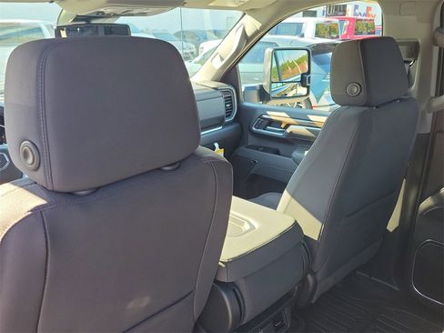 New 2026 GMC Sierra 2500 SLE w/ SLE Value Package; image 15