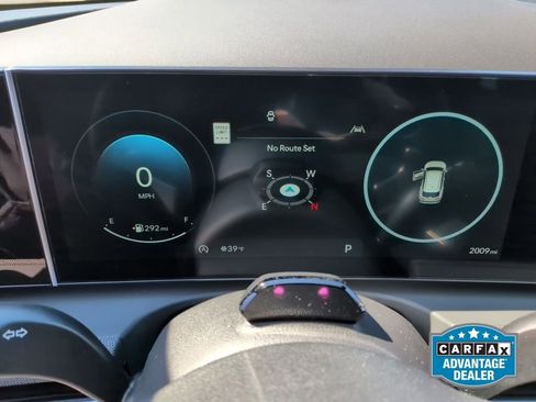 Certified 2025 Hyundai Tucson Limited AWD/4WD image 18