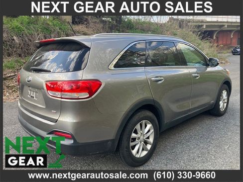 Used 2016 Kia Sorento AWD image 5