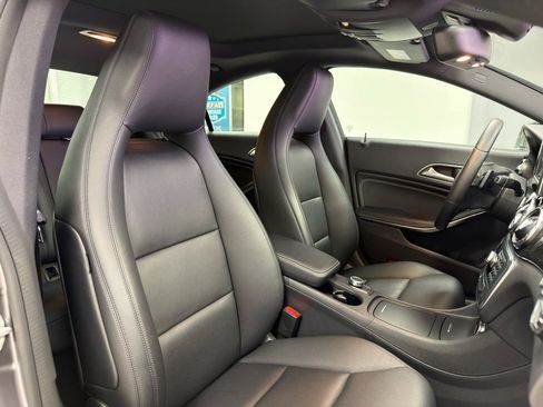 Used 2014 Mercedes-Benz CLA 250 image 12