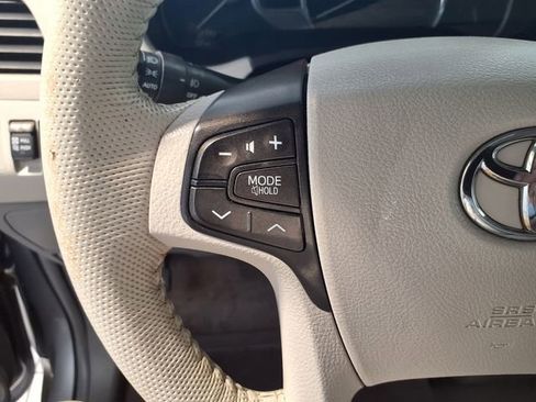 Used 2014 Toyota Sienna XLE FWD image 10