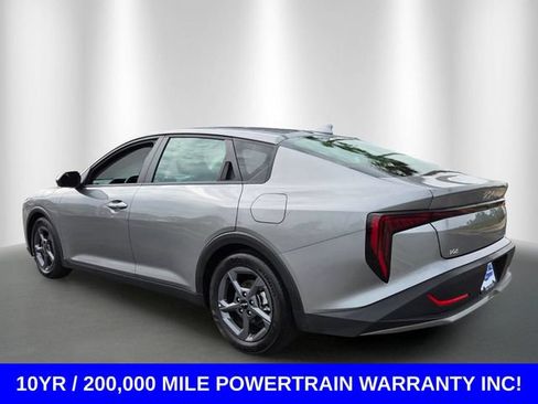 Used 2025 Kia K4 FWD image 3