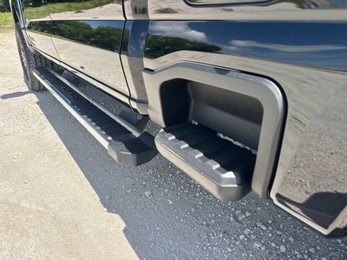 Used 2025 Ford F250 Lariat AWD/4WD image 14