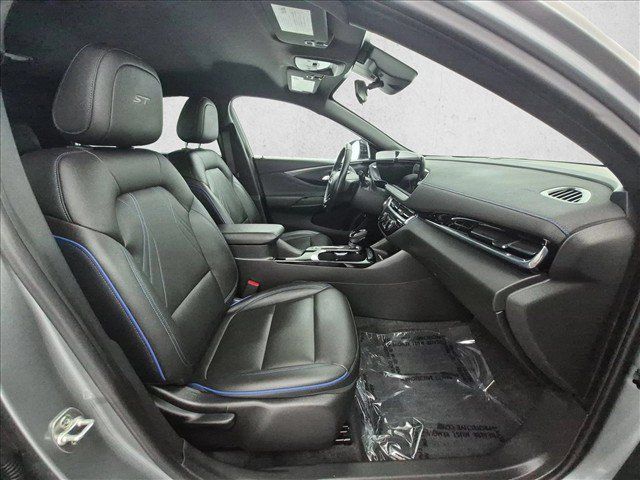 Used 2024 Buick Envista Sport Touring w/ Convenience I Package FWD image 23