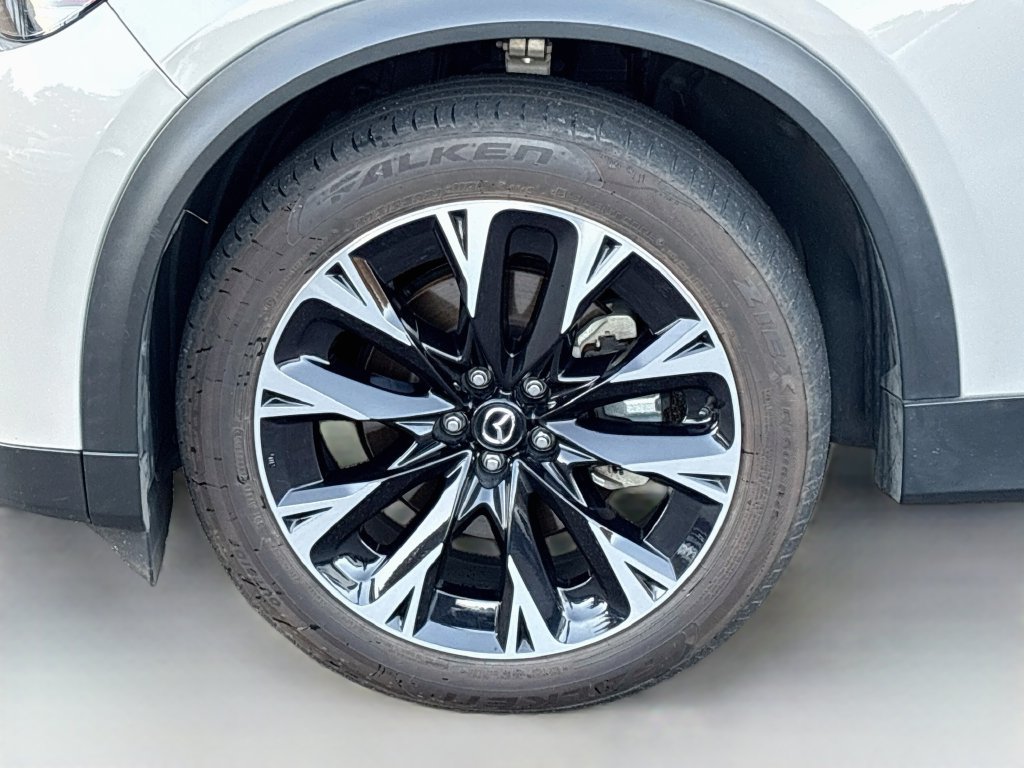 Certified 2024 MAZDA CX-90 Plug-In Hybrid w/ Premium Pkg AWD/4WD image 34