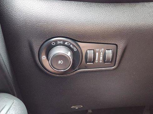 Certified 2022 Jeep Compass Trailhawk w/ Trailhawk Elite Group AWD/4WD image 31