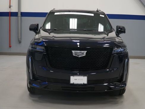 Used 2023 Cadillac Escalade Sport Platinum w/ LPO, ONYX Package AWD/4WD image 9