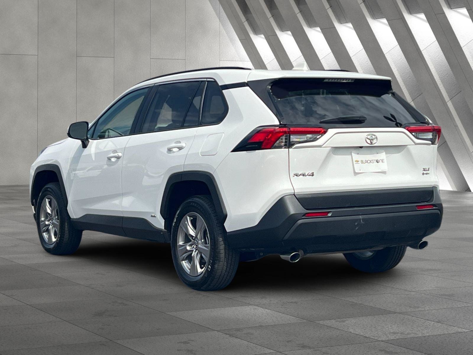 Used 2025 Toyota RAV4 XLE AWD/4WD image 6