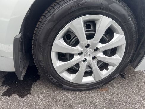 Used 2025 Toyota Corolla LE image 9