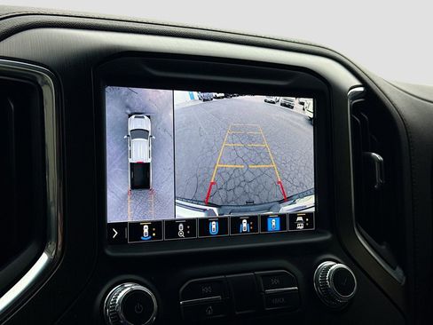 Used 2022 GMC Sierra 2500 AT4 w/ AT4 Preferred Package image 16