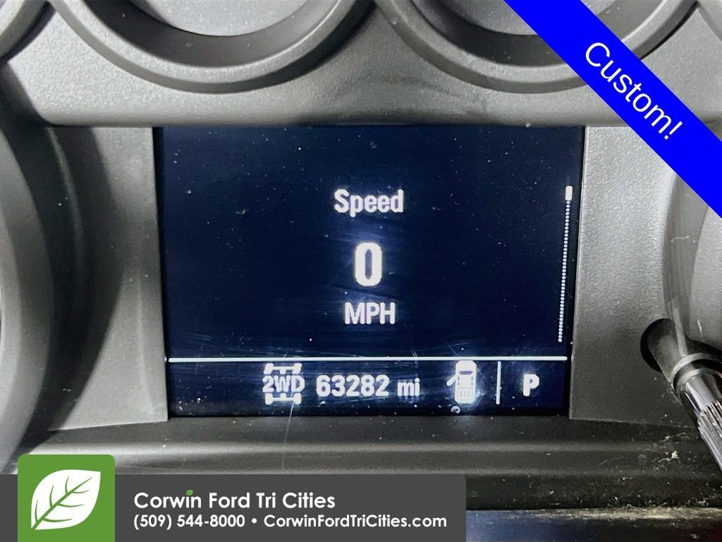 Used 2019 Chevrolet Silverado 1500 Custom w/ Custom Convenience Package AWD/4WD image 2