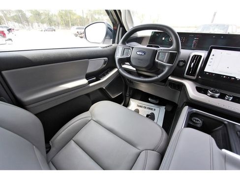 Certified 2025 Ford Expedition Max Active image 10