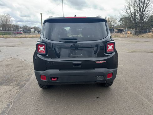 Used 2023 Jeep Renegade Trailhawk image 6