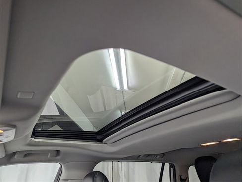 Used 2021 Toyota Highlander Limited image 15