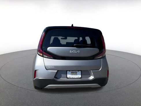 Used 2025 Kia Soul LX w/ LX Technology Package FWD image 12