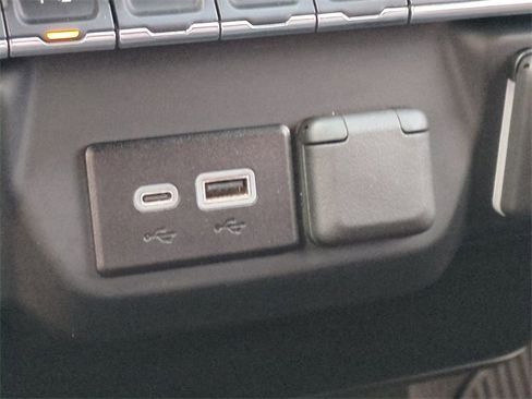 Certified 2024 Chevrolet Silverado 2500 Custom w/ Custom Value Package image 26