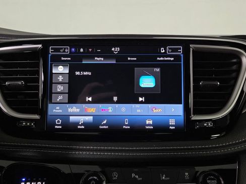 New 2026 Chrysler Pacifica Select image 24