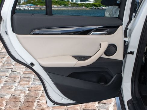 Used 2020 BMW X1 sDrive28i w/ Convenience Package image 12