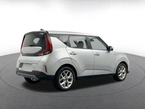 Used 2025 Kia Soul LX w/ LX Technology Package FWD image 11