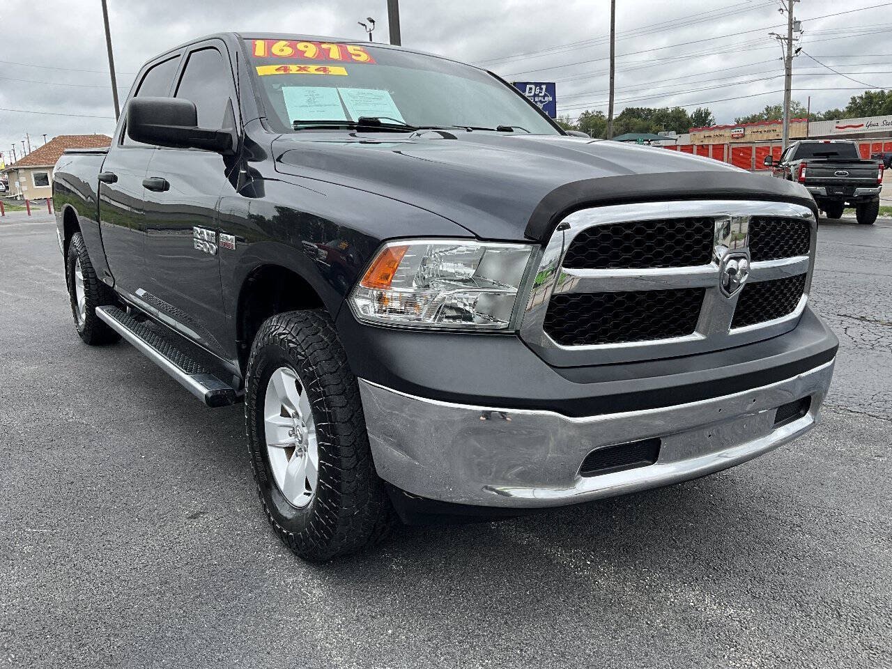 Used 2017 RAM 1500 ST w/ SXT Appearance Group AWD/4WD image 8