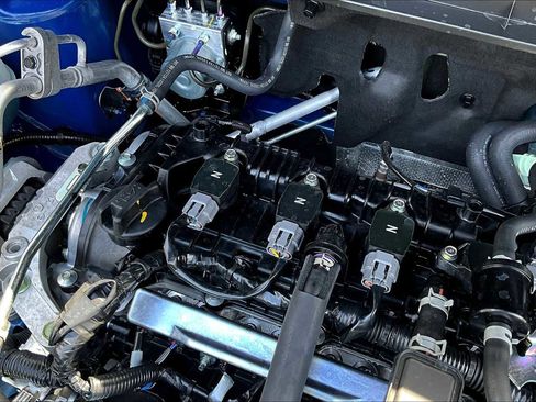 Used 2025 Nissan Kicks Play S image 17