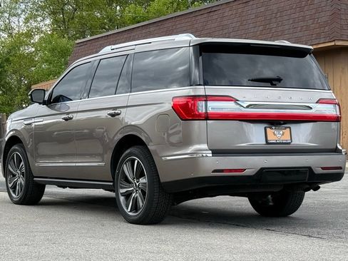 Used 2019 Lincoln Navigator Reserve AWD/4WD image 3