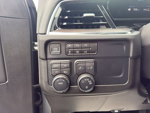Used 2025 Chevrolet Tahoe LT AWD/4WD image 10