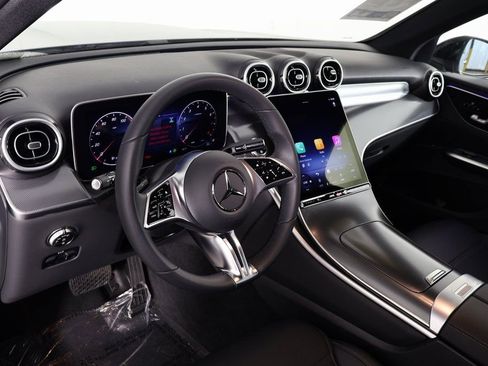 Certified 2025 Mercedes-Benz GLC 300 image 7